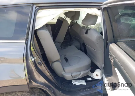 2022 Toyota Highlander Le из США, поврежденный, VIN 5TDBZRBH8NS186848